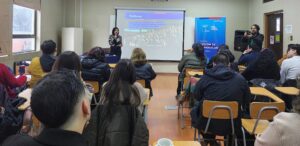 Paula Vergara, encargada de la Unidad de Públicos y Territorios, realiza curso en La Araucanía